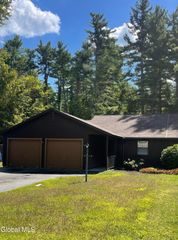 60 Snowberry Road, Malta, NY 12020