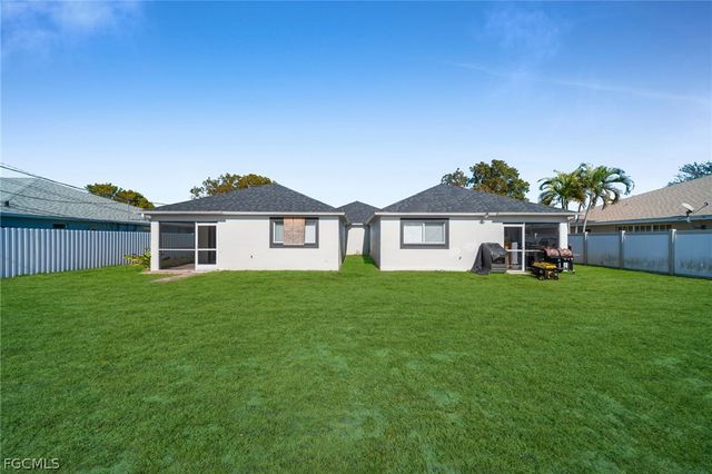 1044 SE 11th ST, Cape Coral, FL 33990