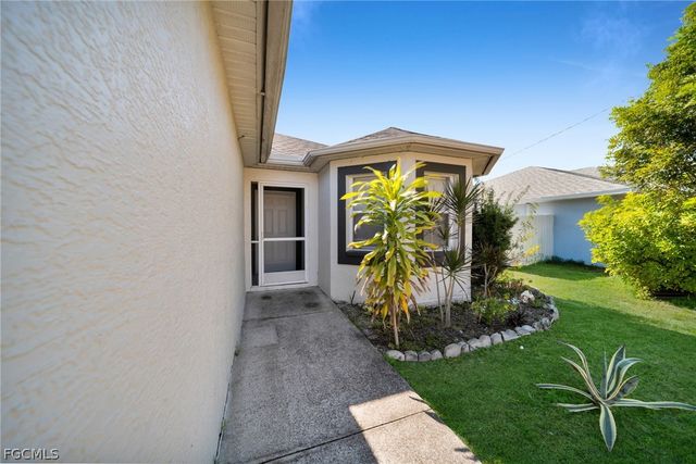 1044 SE 11th ST, Cape Coral, FL 33990