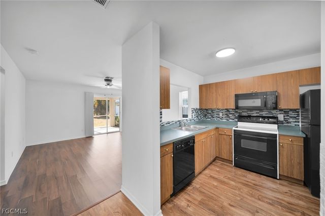 1044 SE 11th ST, Cape Coral, FL 33990