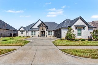 324 Landview Drive, Burleson, TX 76028