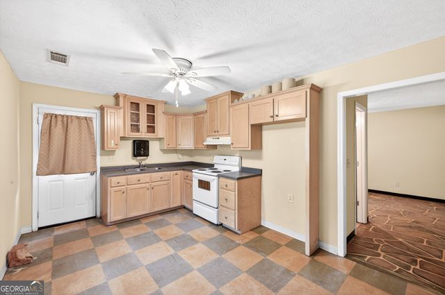 301 Oak Ridge Drive, Maysville, GA 30558