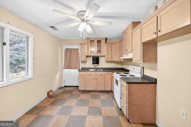 301 Oak Ridge Drive, Maysville, GA 30558