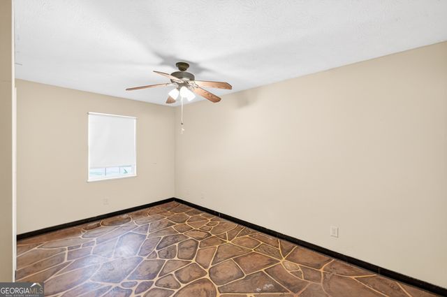 301 Oak Ridge Drive, Maysville, GA 30558