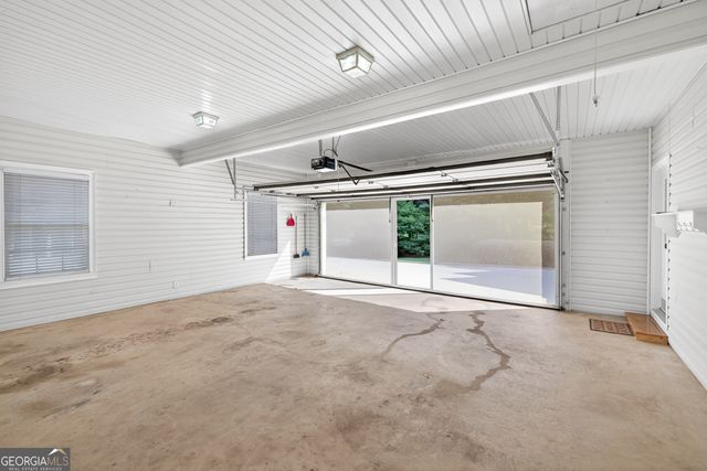 301 Oak Ridge Drive, Maysville, GA 30558