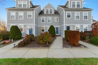 704 Fairway Drive 704, Middletown, RI 02842