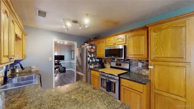 509 Breckinridge Lane, Prattville, AL 36066