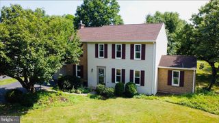 211 JAMES RD, Lewisburg, PA 17837