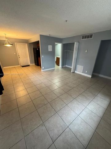 4251 NW 5th Street 106, Plantation, FL 33317