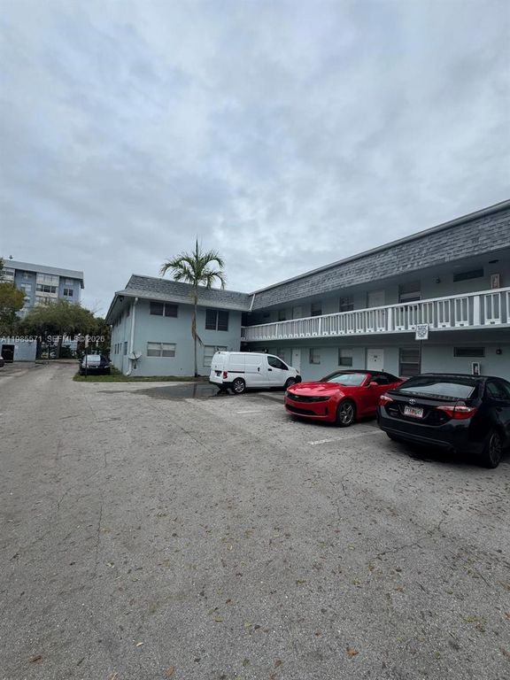 4251 NW 5th Street 106, Plantation, FL 33317