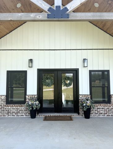 1785 Mosley Ferry Rd, Chapmansboro, TN 37035