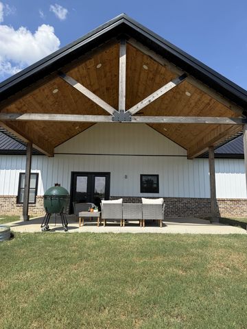 1785 Mosley Ferry Rd, Chapmansboro, TN 37035
