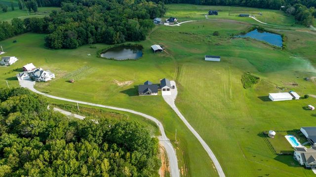 1785 Mosley Ferry Rd, Chapmansboro, TN 37035