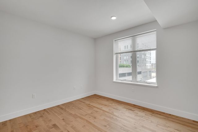 50 Hichborn St 308, Boston, MA 02135