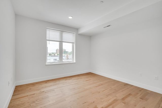50 Hichborn St 308, Boston, MA 02135