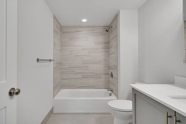 50 Hichborn St 308, Boston, MA 02135