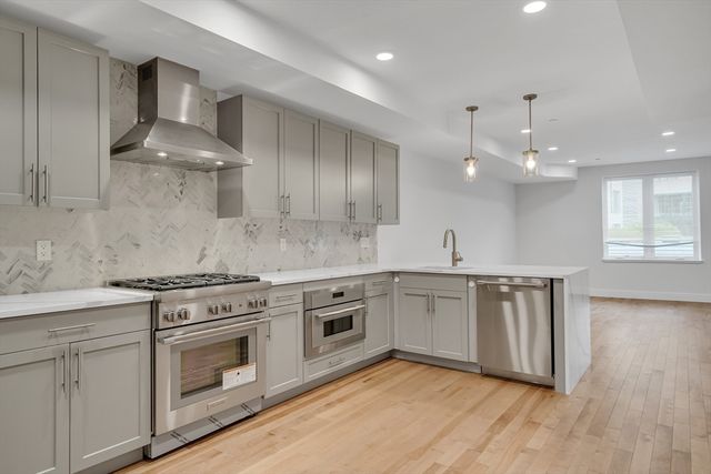 50 Hichborn St 308, Boston, MA 02135