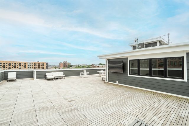50 Hichborn St 308, Boston, MA 02135