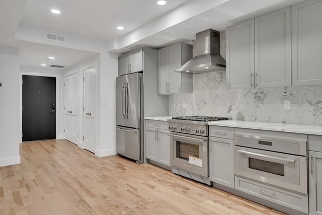 50 Hichborn St 308, Boston, MA 02135