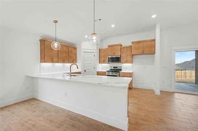 2073 E 130th Street S, Jenks, OK 74037