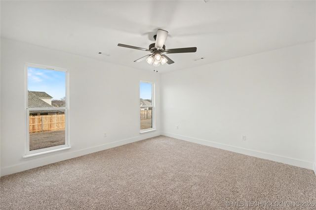 2073 E 130th Street S, Jenks, OK 74037