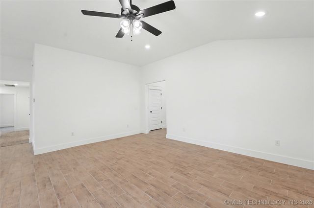 2073 E 130th Street S, Jenks, OK 74037