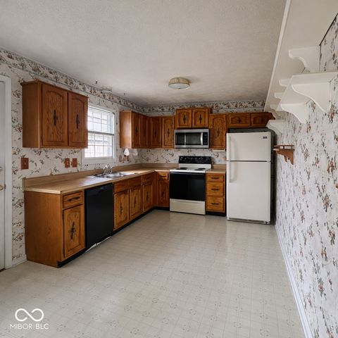 8825 Darkwood Drive, Indianapolis, IN 46234