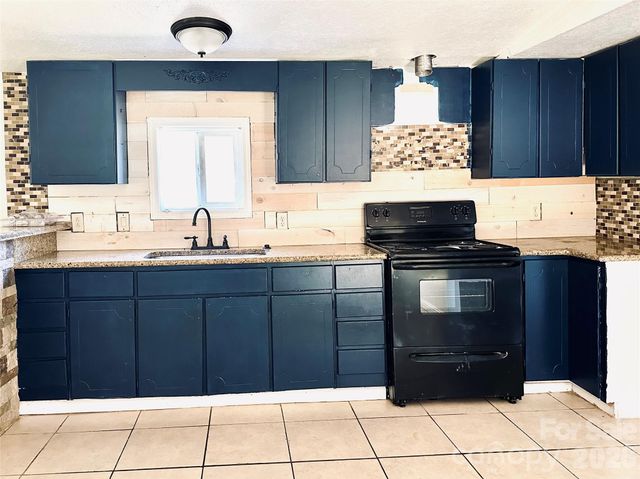 4191 Deerfield Drive, Maiden, NC 28650