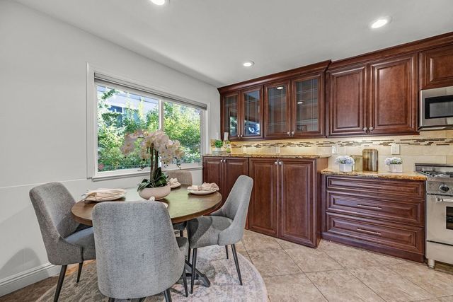 1120 Hollywood Ave 1, Oakland, CA 94602