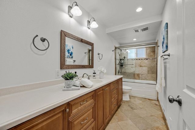 1120 Hollywood Ave 1, Oakland, CA 94602