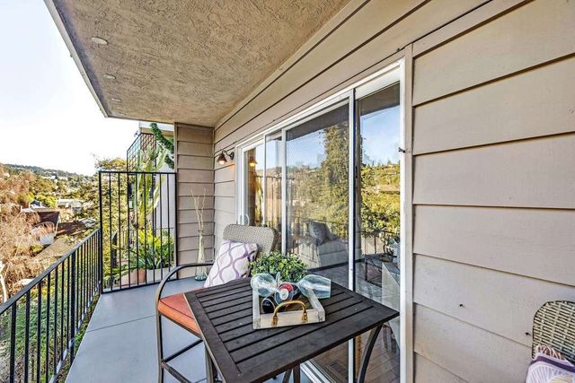 1120 Hollywood Ave 1, Oakland, CA 94602