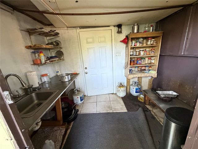 1160 NW 77th Way 1160, Pembroke Pines, FL 33024