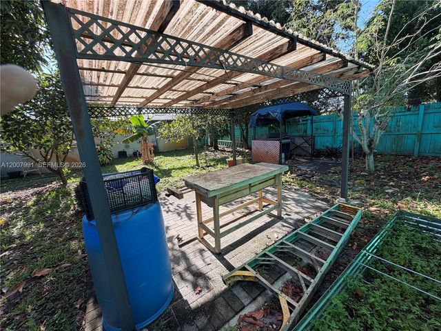 1160 NW 77th Way 1160, Pembroke Pines, FL 33024