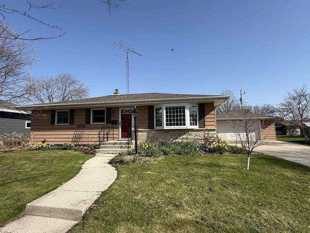 136 NORTH STREET, North Fond Du Lac, WI 54937