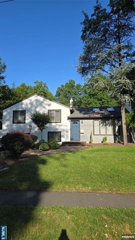 10 Willis Drive, Closter, NJ 07624