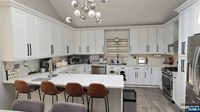 10 Willis Drive, Closter, NJ 07624