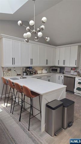 10 Willis Drive, Closter, NJ 07624