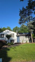 10 Willis Drive, Closter, NJ 07624