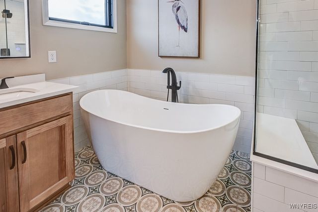 5201 Kandefer's Trail, Clarence, NY 14221