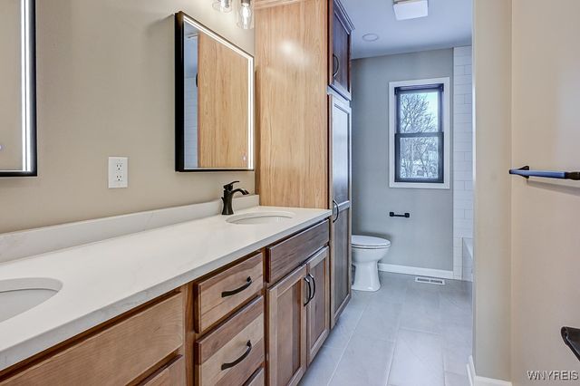 5201 Kandefer's Trail, Clarence, NY 14221