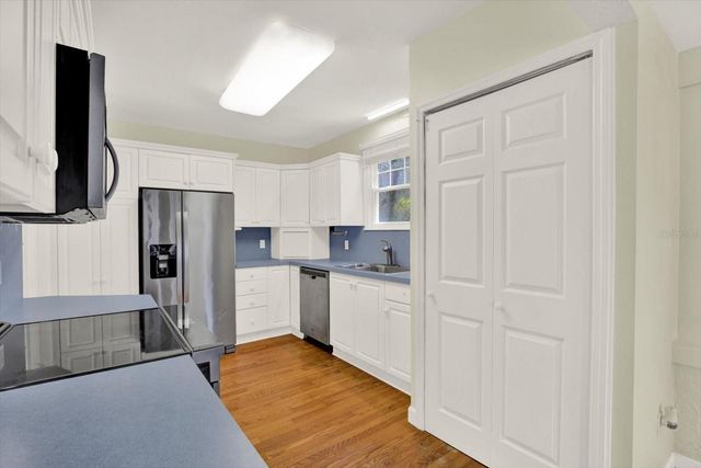156 21ST AVENUE NE, St Petersburg, FL 33704