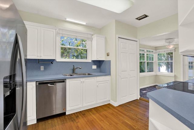 156 21ST AVENUE NE, St Petersburg, FL 33704