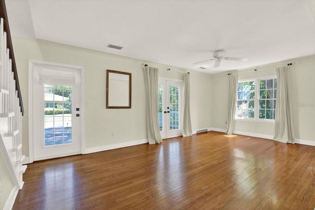 156 21ST AVENUE NE, St Petersburg, FL 33704