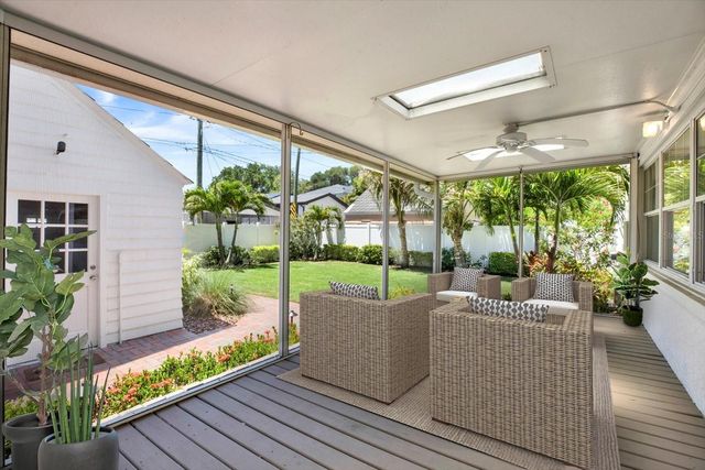 156 21ST AVENUE NE, St Petersburg, FL 33704