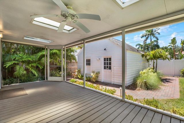 156 21ST AVENUE NE, St Petersburg, FL 33704