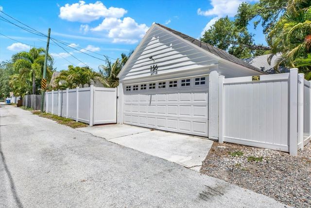 156 21ST AVENUE NE, St Petersburg, FL 33704