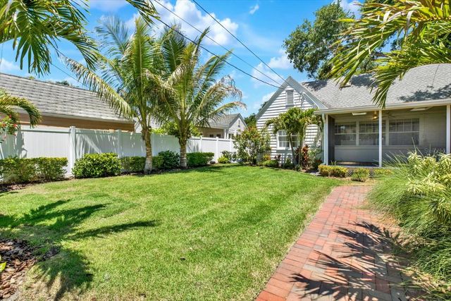 156 21ST AVENUE NE, St Petersburg, FL 33704