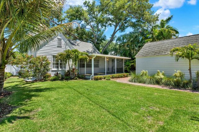 156 21ST AVENUE NE, St Petersburg, FL 33704