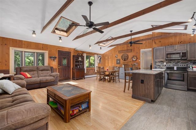 456 Rockland Road, Scituate, RI 02857