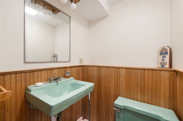 456 Rockland Road, Scituate, RI 02857
